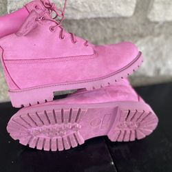 Pick Timberland Boots ( pick up only ) Size 6.5y $29 FIRM