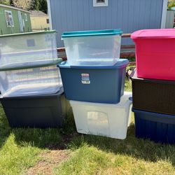 9 containers (including three  or more large/extra large containers)  altogether $100 (no less) !!! first come first get!!!! Please do not message me 