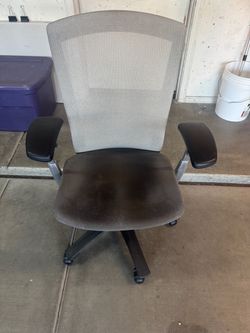 Mesh Back Office Chair with Armrests