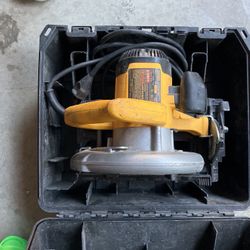 DeWalt DW369 Circular Saw W Electric Brake
