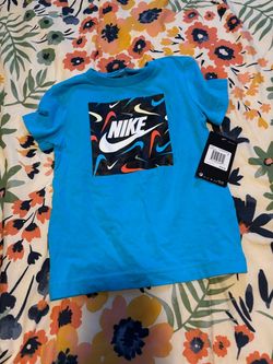Nike shirt size 4 t new