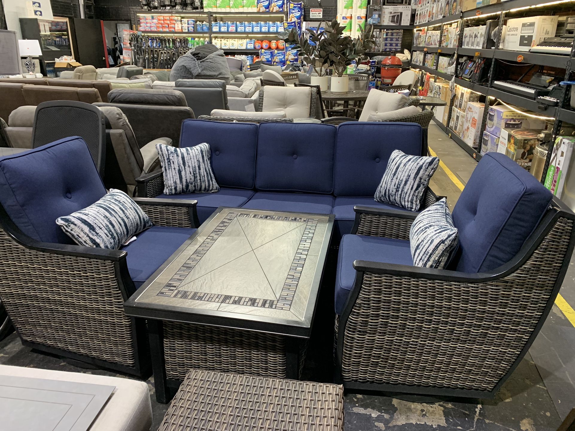 Agio Bridgeport 4-piece Outdoor Patio Seating Set
