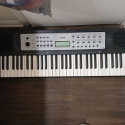 Yamaha Keyboard 