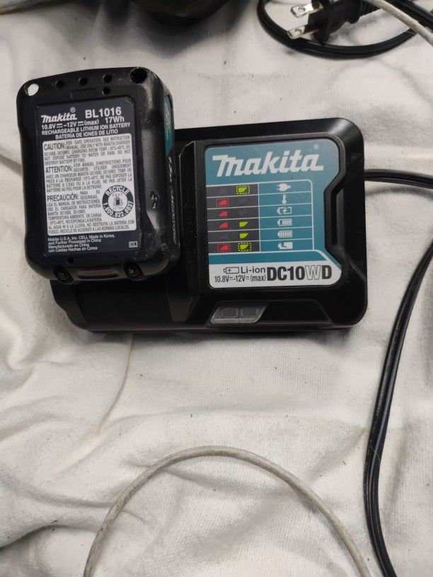 DC10WD Makita Batt And Charger