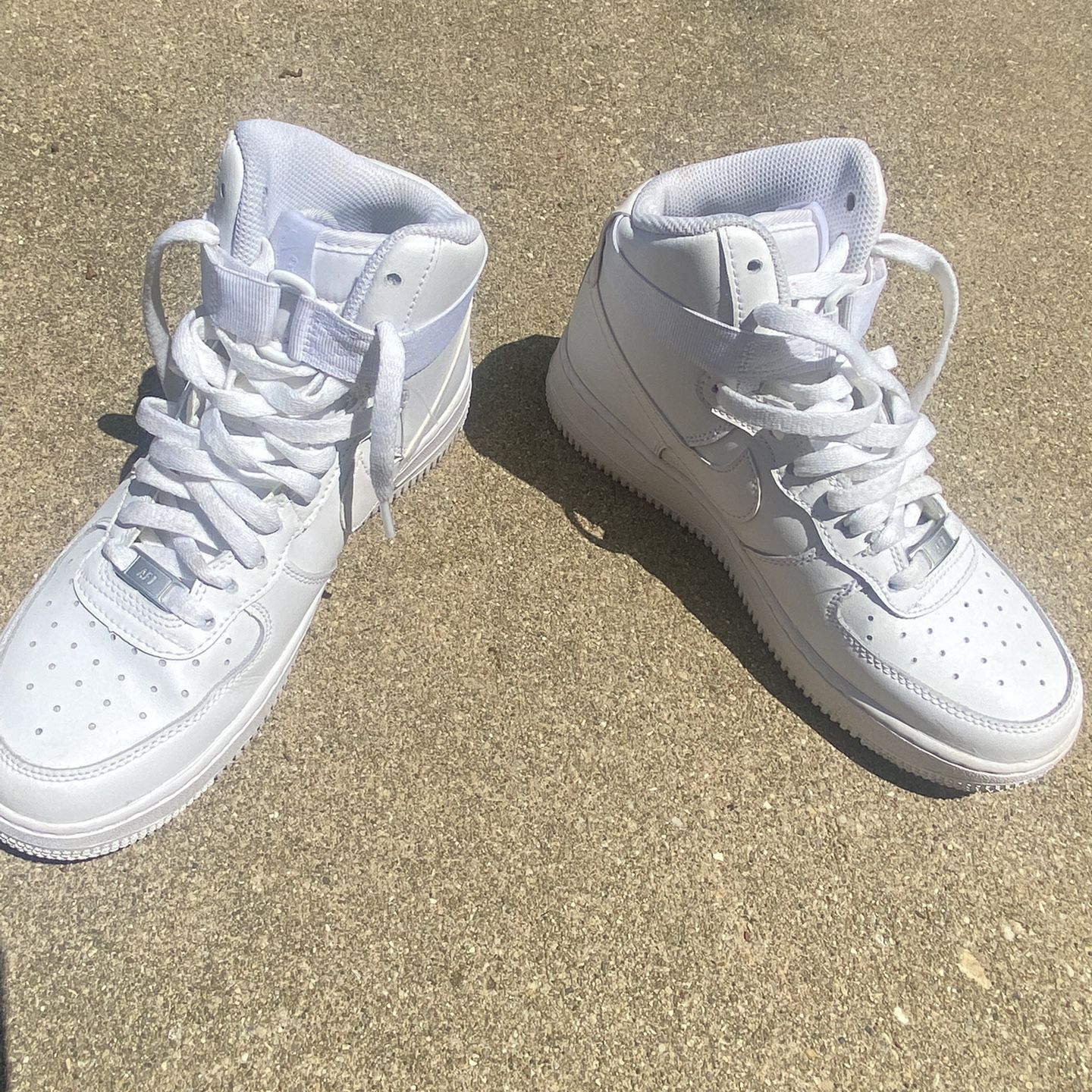 Nike Air Force 1 High LV8 AV7958-100 White Blue Yellow Red Size 6.5 for  Sale in Dixon, IL - OfferUp