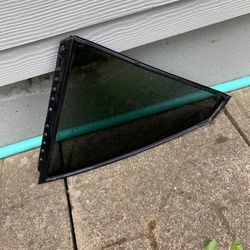 2008 Lexus RX400H Rear door window. $20