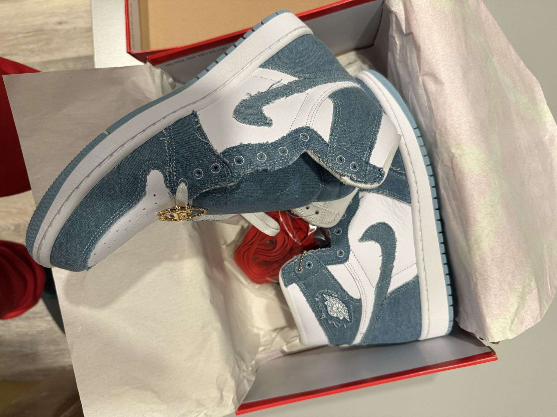 Wmns Air Jordan 1 Retro High OG 'Denim' - Size 10.5