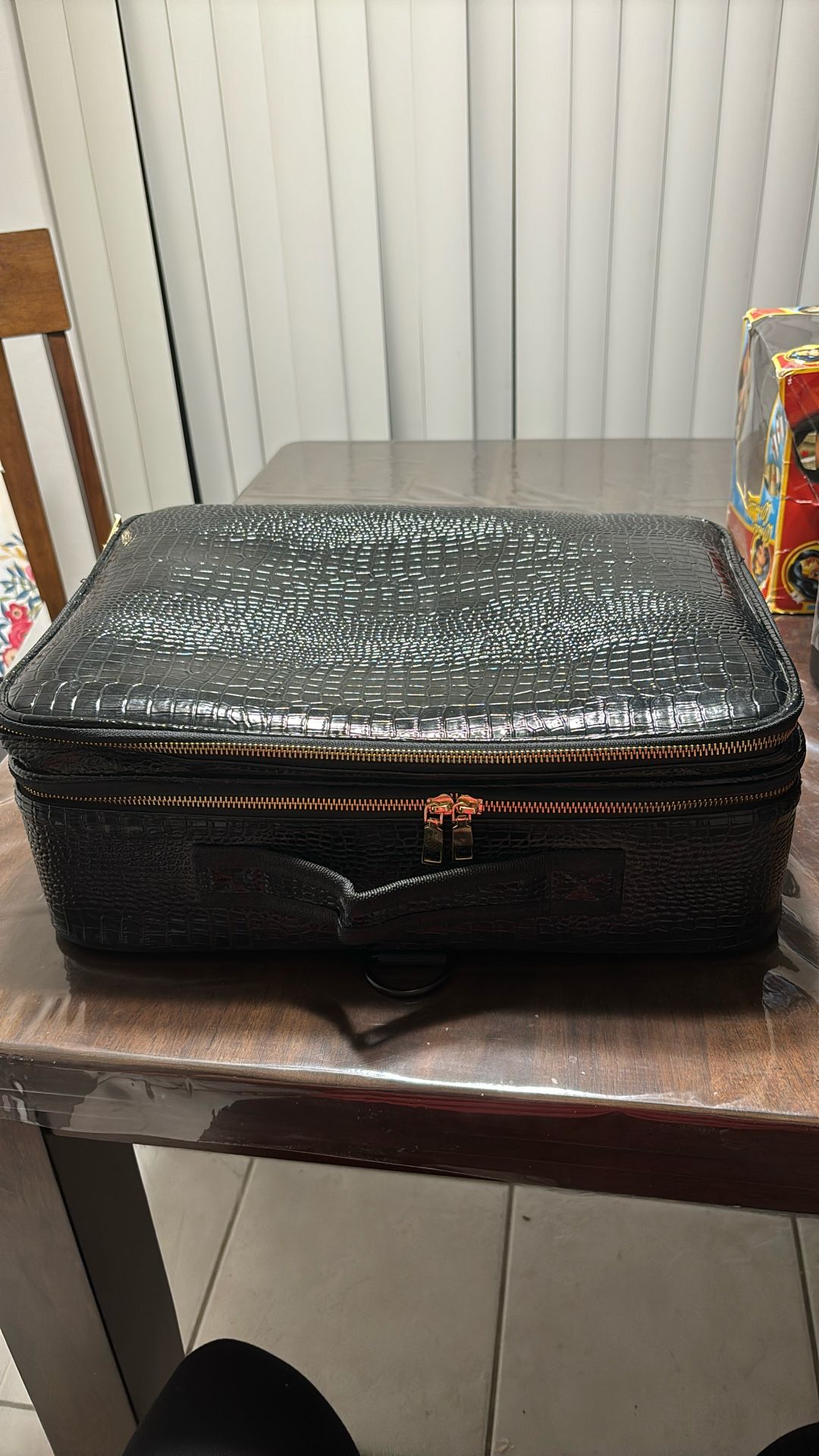 Large Capacity Cosmetic Bag Hot-selling Professional Women Travel Makeup Case