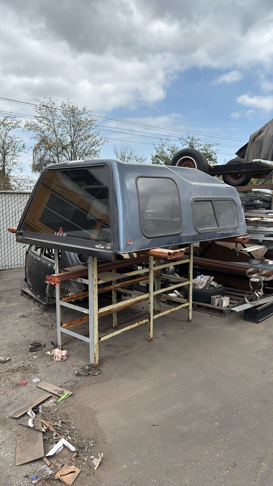 Camper shell