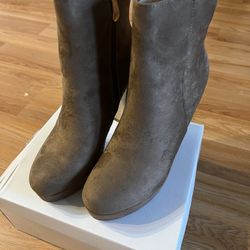 Womens Boots Sz 8.5