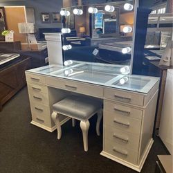 Vanity’s Colors And Sizes Available Black Friday Sale ! 🔥