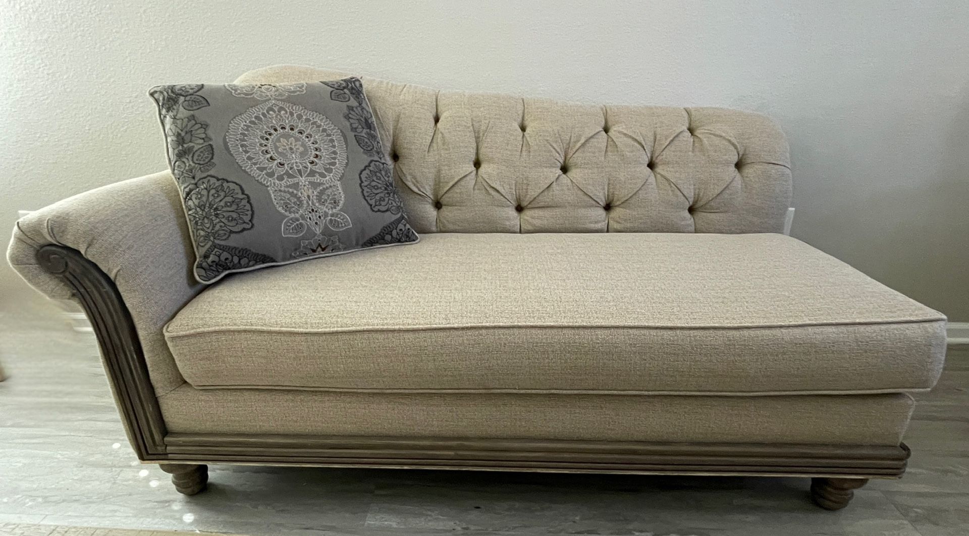 Left Arm Chaise Lounge Couch