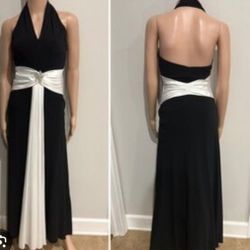 Pre-Owned Beautiful Long Black & Ivory Dressy Swaying Dress, Size Large (can fit medium size) It is Use like new 