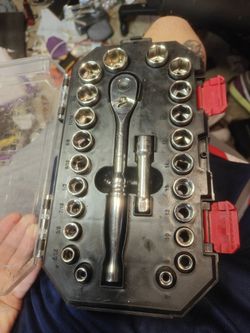 Socket set (husky) like new