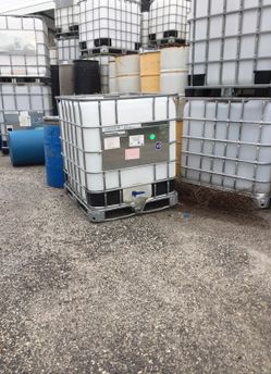 250 gallon totes