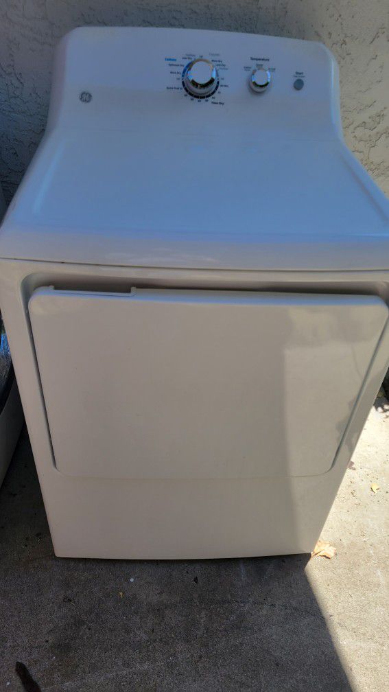 GE HE  GAS DRYER SET LIKE NEW CAN DELIVER 