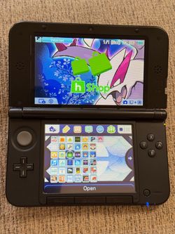 Nintendo 3DS XL Silver With 32GB Memory Card and Charger Cable