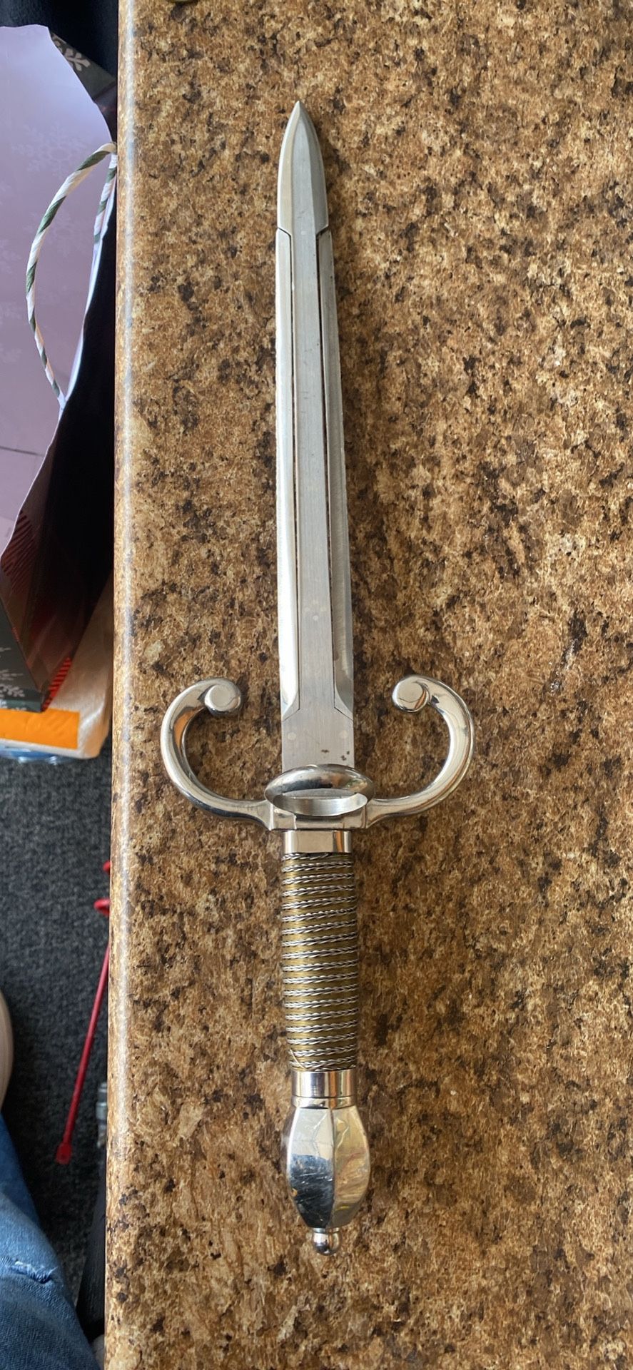 Trident Main Gauge Dagger