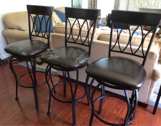 Set of 3 Swivel Bar Stools Free
