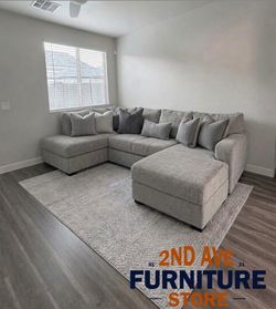 Sectional couch 🛋️