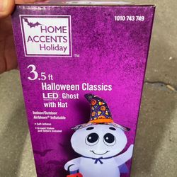 Unopened 3.5 ft LED Halloween Ghost with Hat