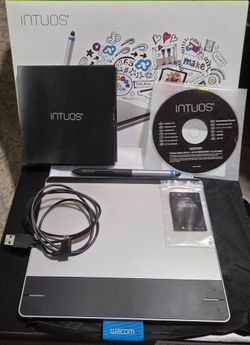 Wacom Intuos Pen & Touch Small graphics/drawing tablet, model CTH-480/S0-AX
