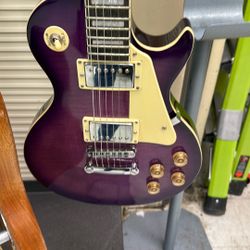Grote Bass Guitar