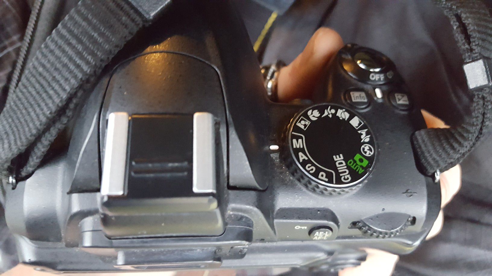 Nikon D3000 DSLR Digital Camera & 18-55 Lens