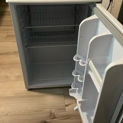 Mini Fridge 