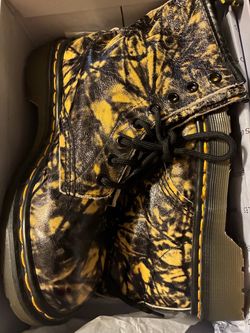 $175-Dr. Martens Size 7 1/2-US-Lace-Up Boots Tie-Dye Print / Made in England