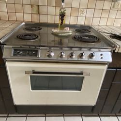Modern Maid Vintage stove, 60s