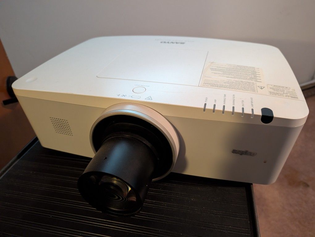 Sanyo XGA Projector