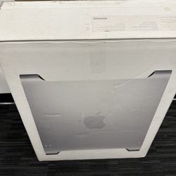 MAC PRO XEON With HD SCREEN