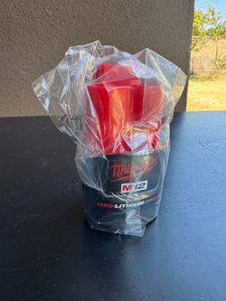 Batería Compacta Milwaukee M12 CP2.0 - Nueva