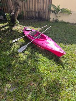 Single person kayak