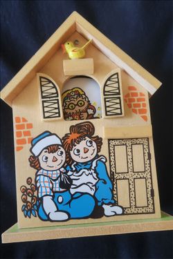 Vintage Raggedy Ann & Andy Wooden Music Box House