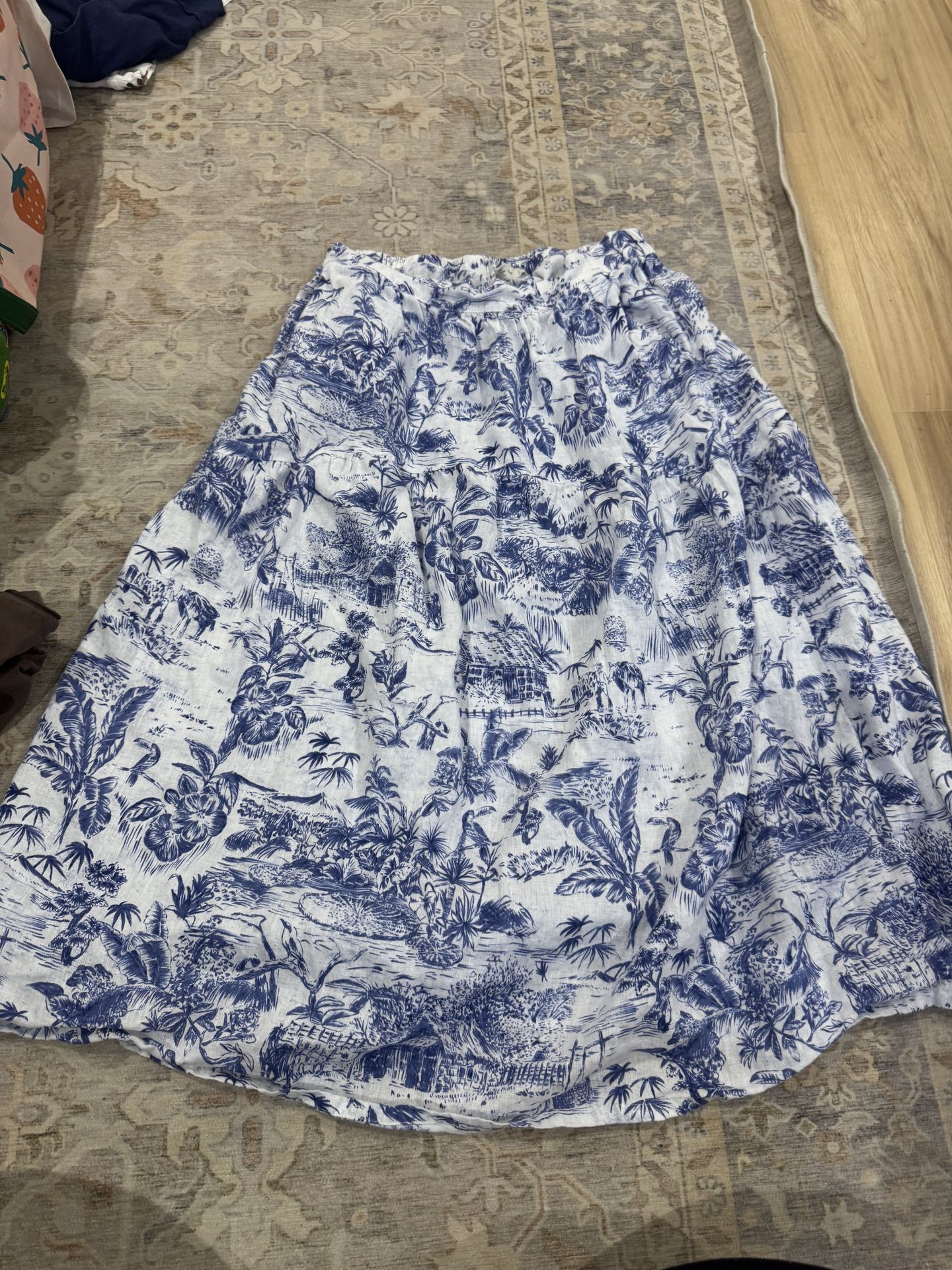 Woman’s large JOIE skirt with pockets