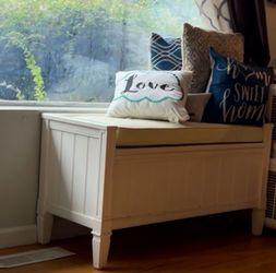 White Wood Storage Bench