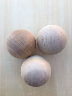 2 1/2” WOOD SPHERES 50 available $4 each