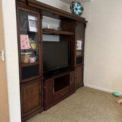 Free Working TV & Entertainment Stand - must Pick Up