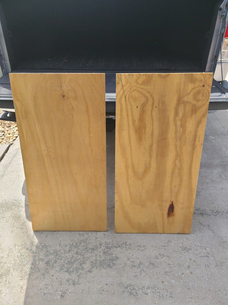 Plywood - 3/4" - 2 Pieces - Pine  - SEE MEASUREMEMTS IN DESCRIPTION!!