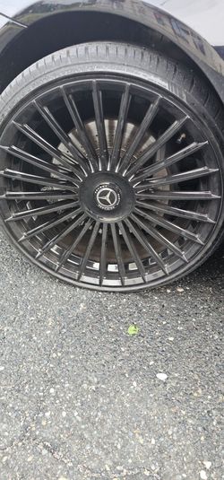 22 inch glossy black rims only had for 5 months