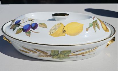 1960's Royal Worcester Evesham Gold Oval Casserole Dish w/Lid&Handles Oven toTable! Made in England, High Quality Porcelain!