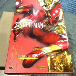 HOT TOYS 1/6 SCALE SPIDERMAN IRONMAN SPIDER ARMOR VGM038 NEW IN BOX
