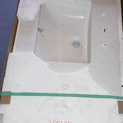 Quartz Countertop With Undermount Sink