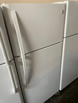 Great deal: White Kenmore Top Mount Refrigerator — glass shelves
