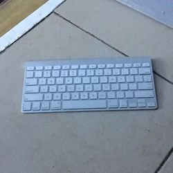 Apple Bluetooth Keyboard Good Condition 