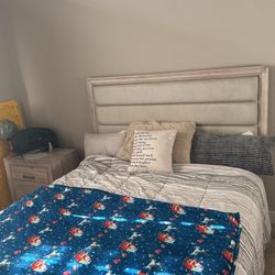 Queen Size Bedroom Set