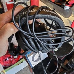 AKG ATH M40 Headphones