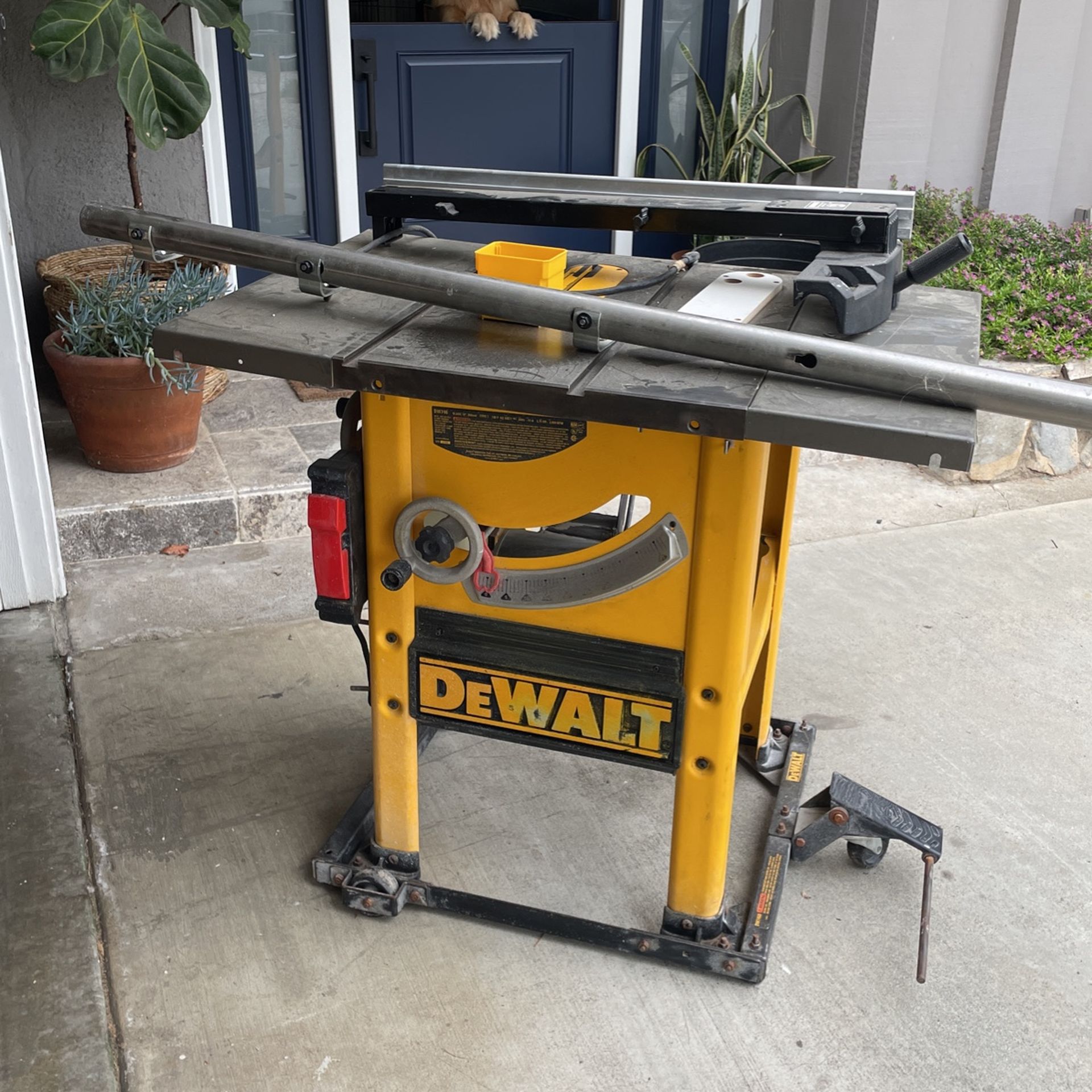 Dw746 Dewalt Cast Iron Table Saw for Sale in Huntington Beach, CA OfferUp